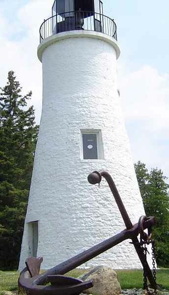 Haunted Old Presque Isle Haunted Lighthouse! Public domain photo by Doug Coldwell.