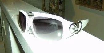 sunglasses_ghost_picture_102007.JPG